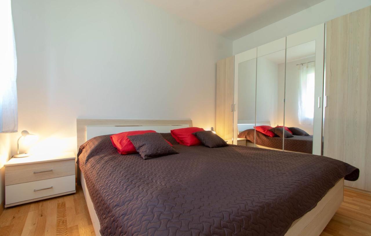 Apartments Valeria Zrnovo Exterior photo