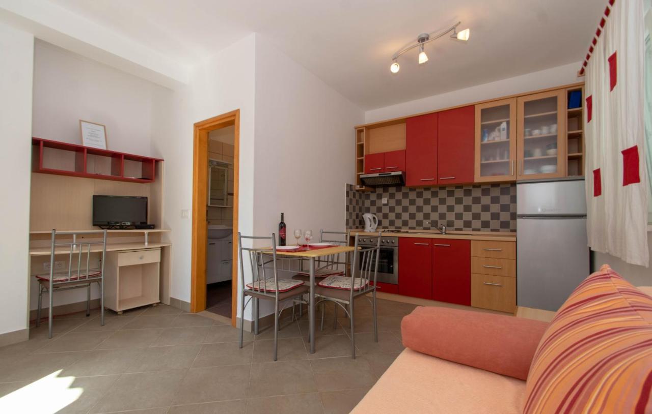 Apartments Valeria Zrnovo Exterior photo